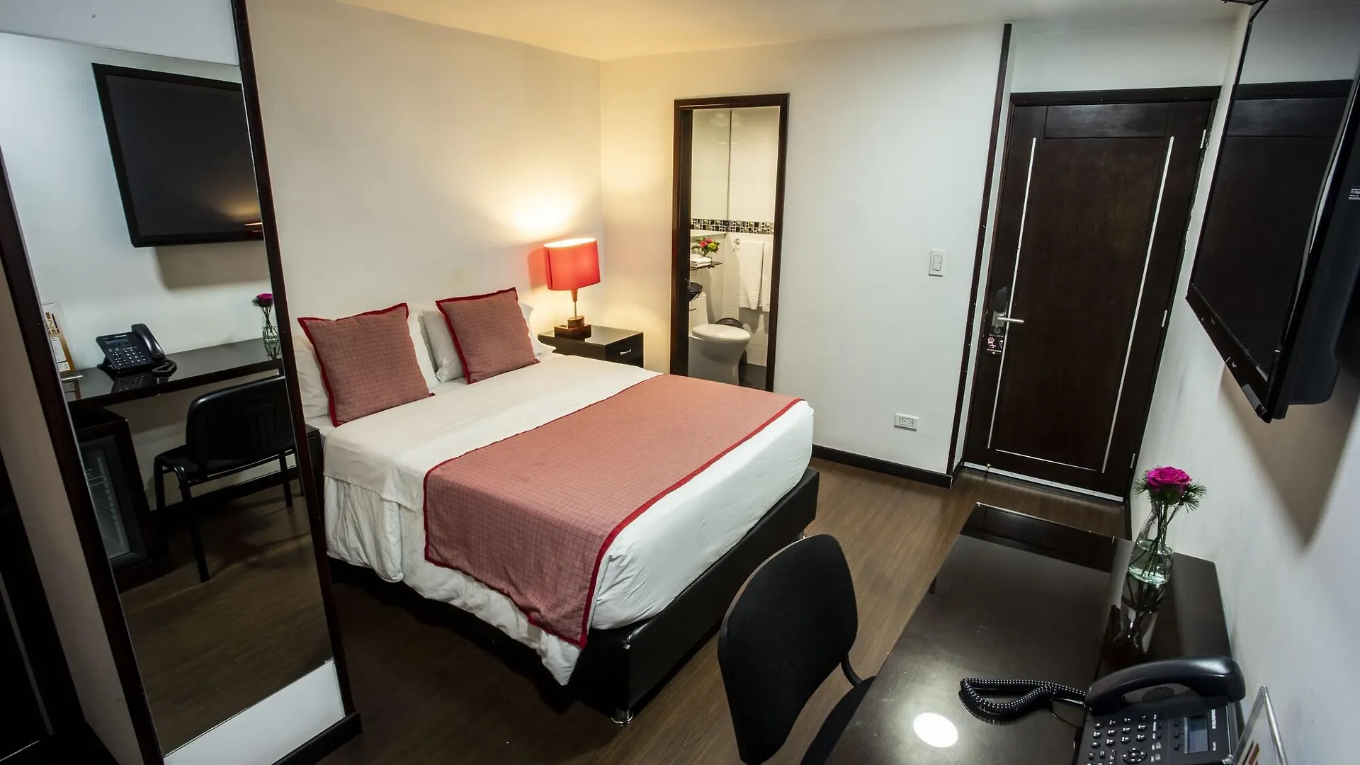 Hotel Sheridan Bogota 3*,