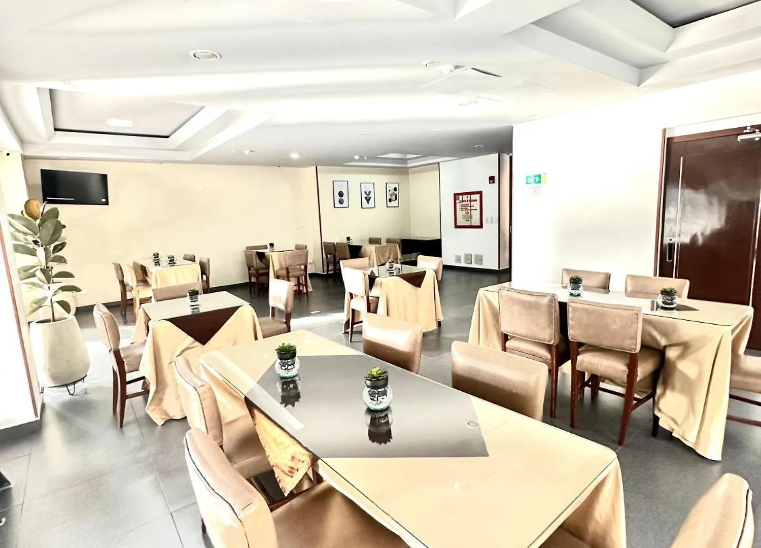 Hotel Sheridan Bogota 3*,